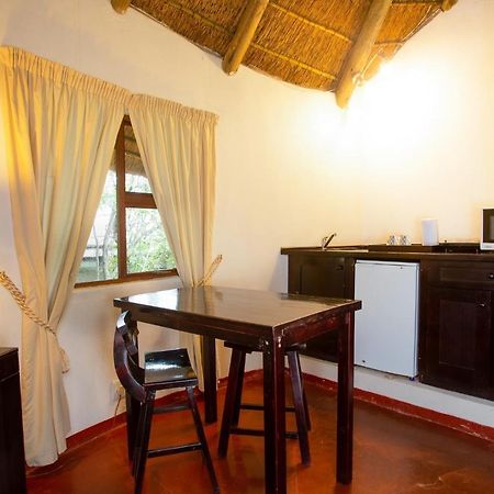 Warthogs Bush Lodge Магалисбург Экстерьер фото