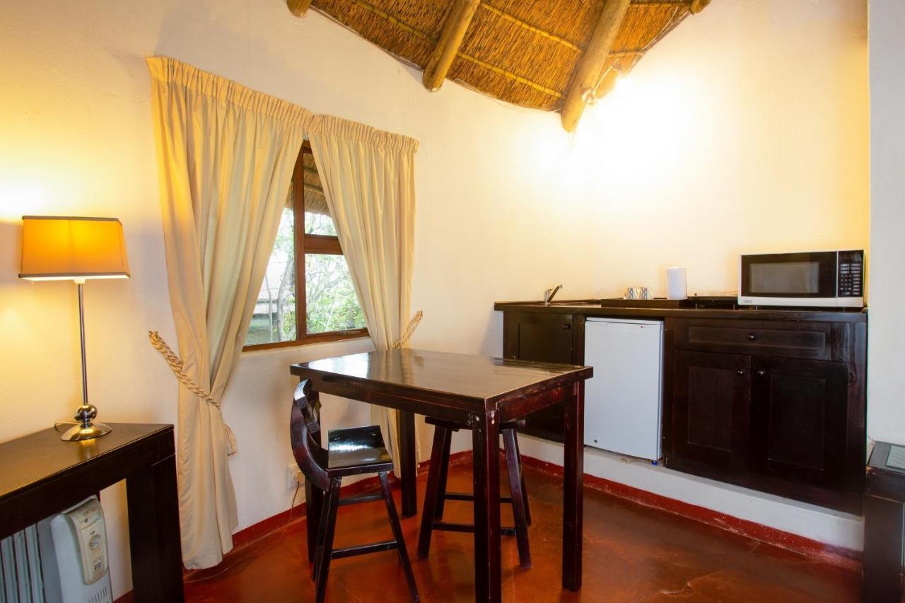 Warthogs Bush Lodge Магалисбург Экстерьер фото