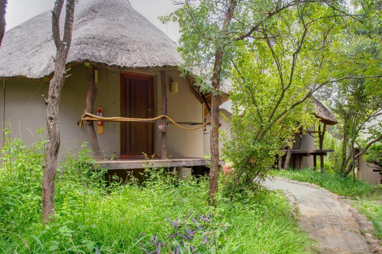 Warthogs Bush Lodge Магалисбург Экстерьер фото
