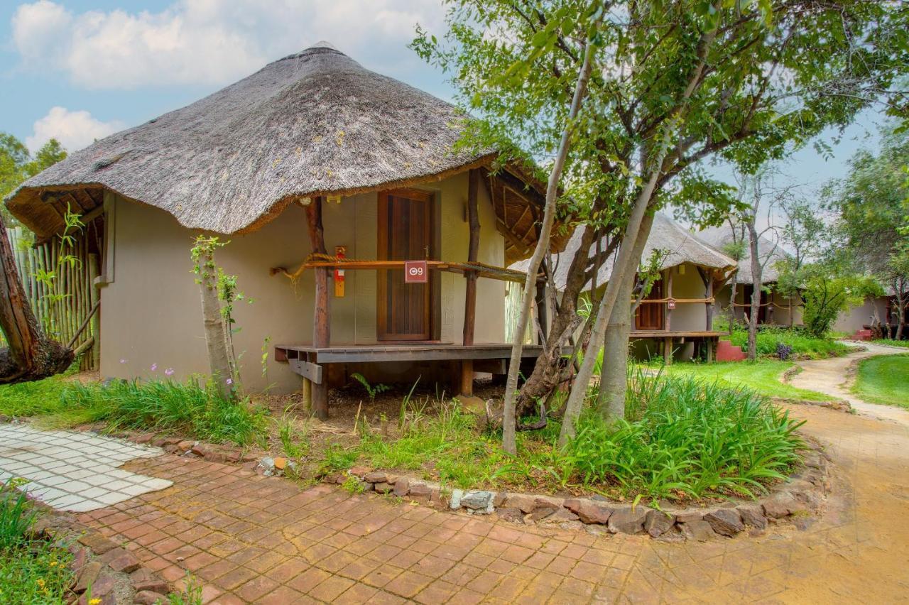 Warthogs Bush Lodge Магалисбург Экстерьер фото